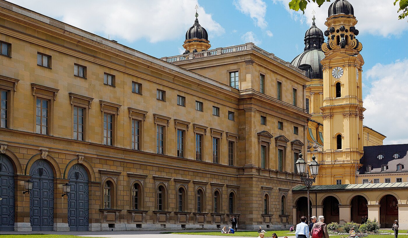 Квартира в многоэтажно доме с 3 комнатами | 70046 | Residenz München