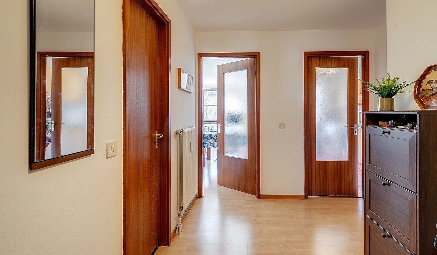 Квартира в многоэтажно доме с 2 комнатами | München-Neuhausen | 2003ML5 | Geräumige Diele