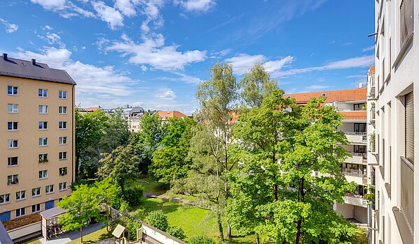 Квартира в многоэтажно доме с 3 комнатами | 70046 | ...und begrünten Innenhof