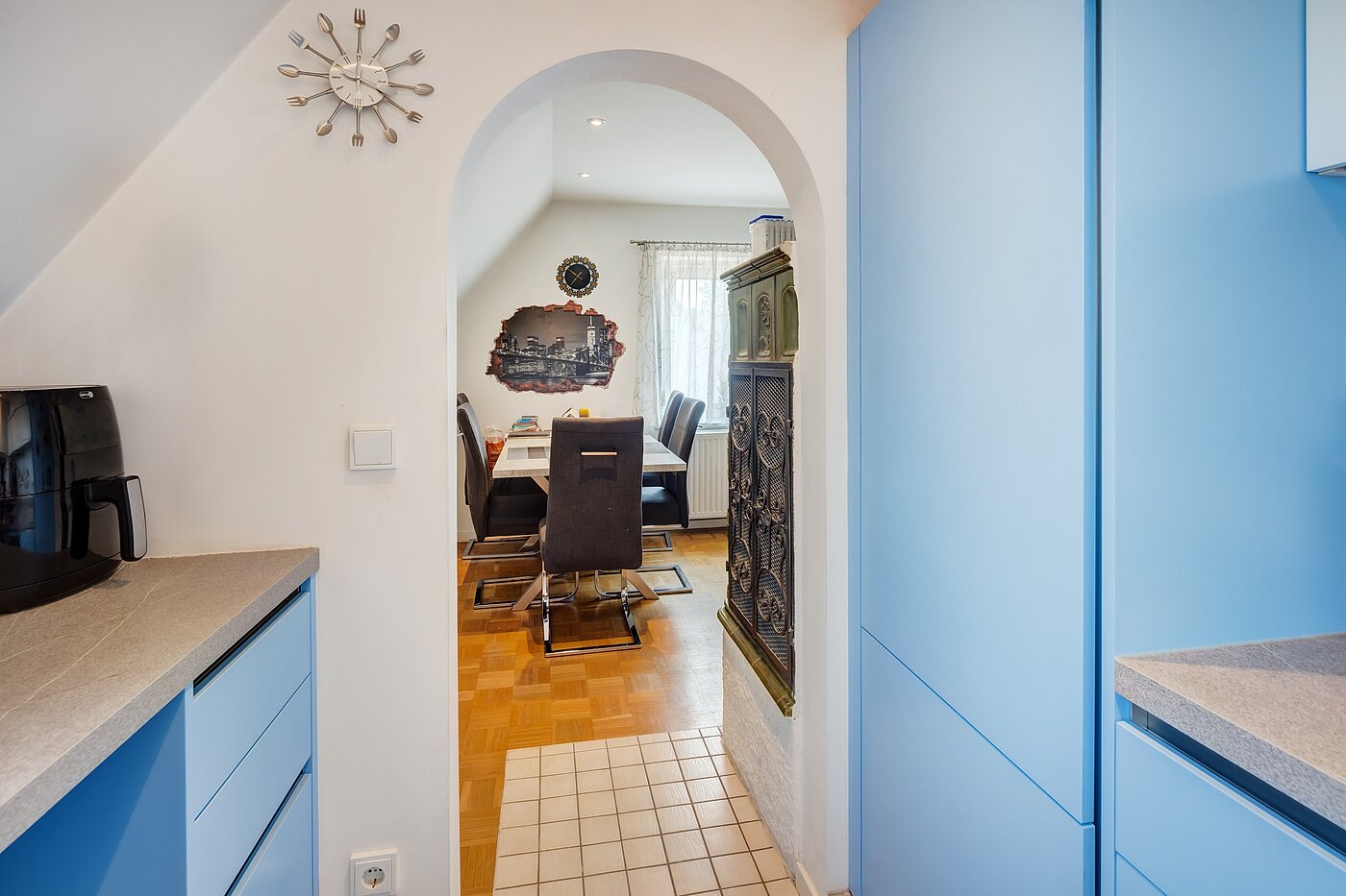 Особняк с 8 комнатами | 70229 | ...und Zugang zum Essplatz
