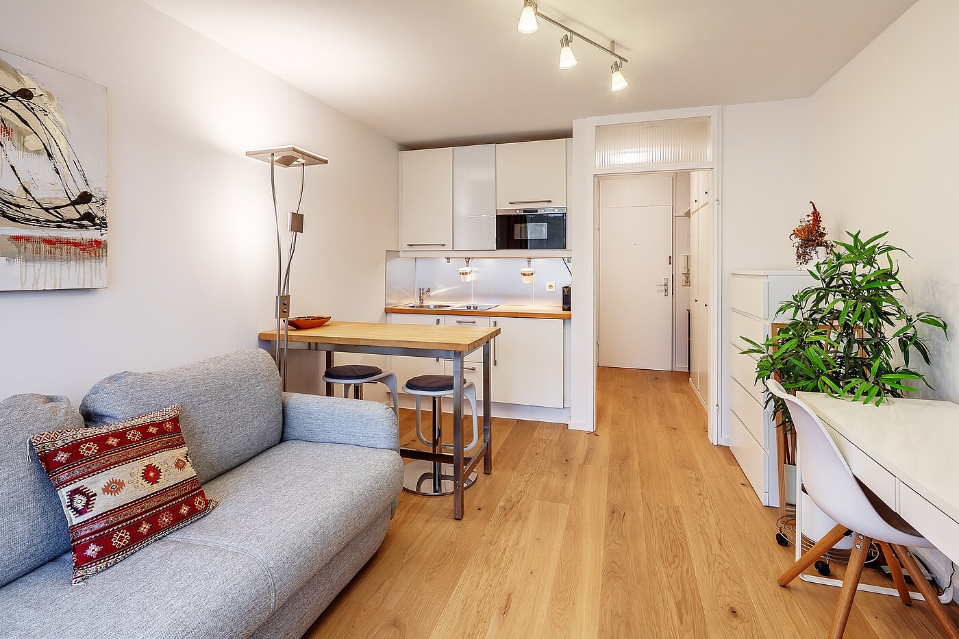 Квартира в многоэтажно доме с 1 комнатная | München-Schwabing | 70475 | Wohnzimmer...