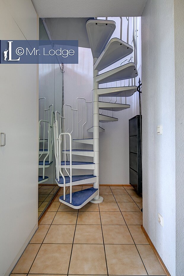 Квартира в многоэтажно доме с 2 комнатами | Unterschleißheim | 1711ML1 | Wendelreppe zum Dachgeschoss