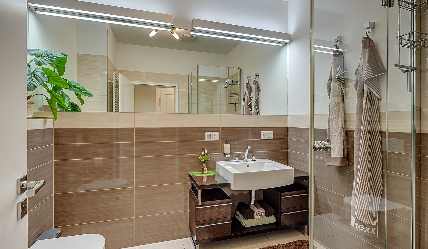 Квартира в многоэтажно доме с 1 комнатная | München-Neuhausen | 70235 | Bad mit Dusche...