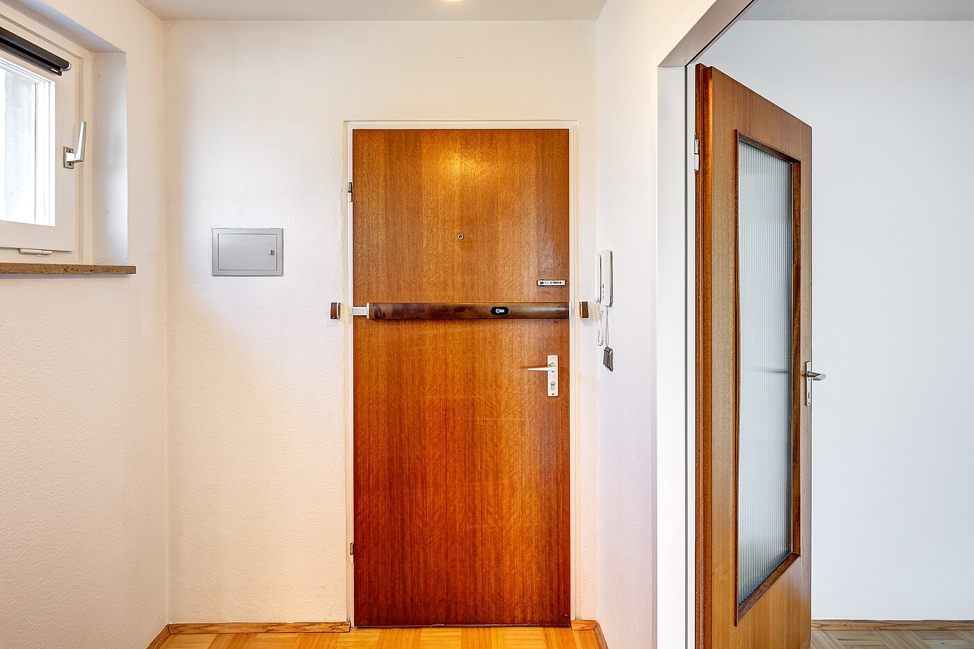 Квартира в многоэтажно доме с 1 комнатная | München-Laim | 70144 | Blick zur Eingangstür