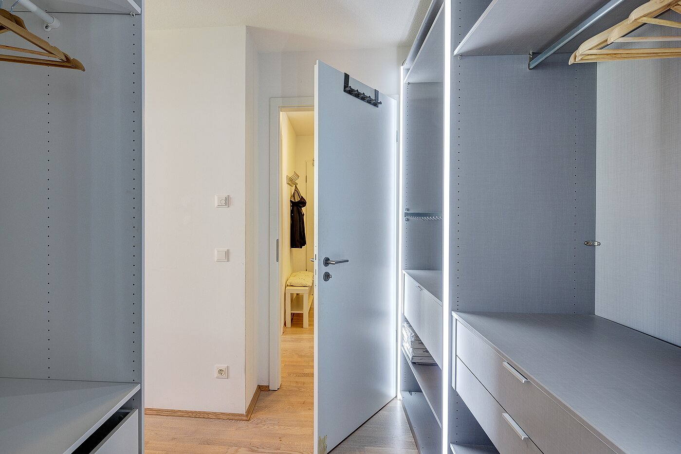 Квартира в многоэтажно доме с 3 комнатами | 70483 | ...Ankleide-/Schankbereich