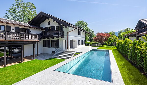 Особое свойство с 15 комнатами | Bad Wiessee | 701591 | Landhaus mit Außenpool