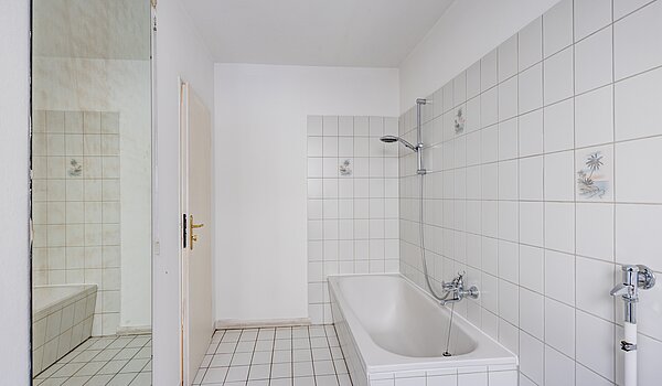 Плоский с 2.5 комнатами | München-Schwabing | 70441 | Bad mit Badewanne