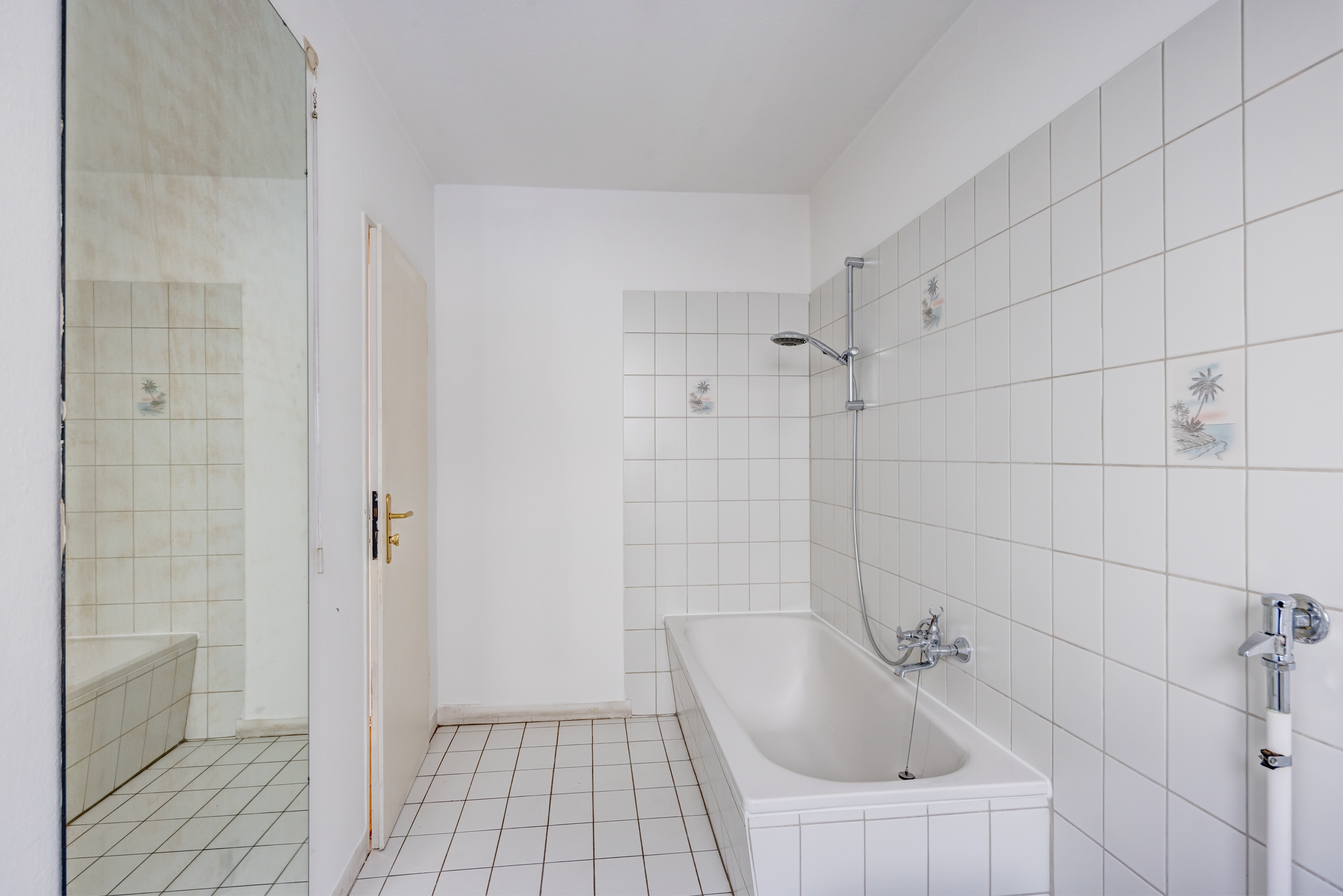 Высокий первый этаж с 2.5 комнатами | München-Schwabing | 70441 | Bad mit Badewanne | Thumbnail