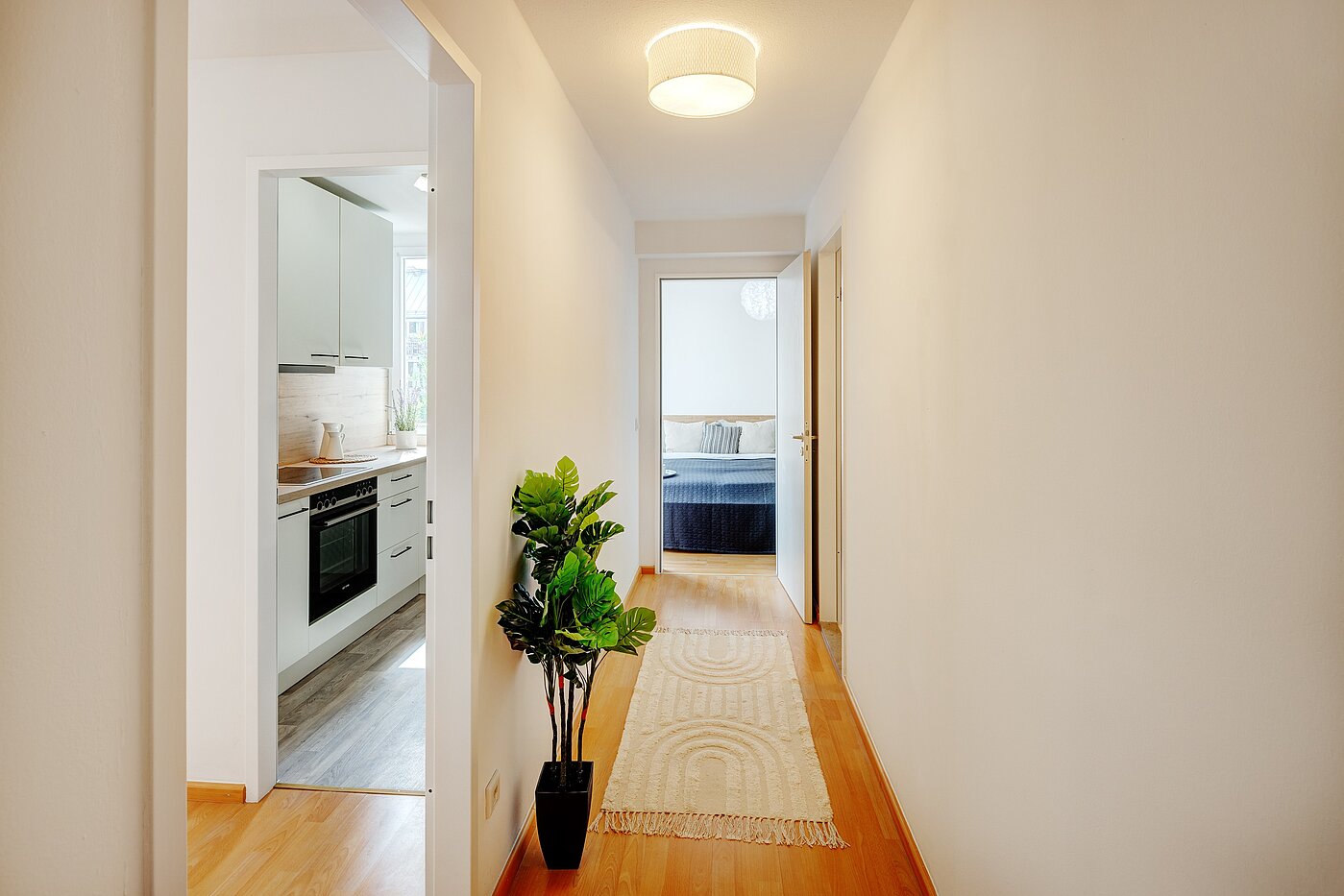 Квартира в многоэтажно доме с 2 комнатами | München-Obersendling | 70039 | Der zentrale Flur