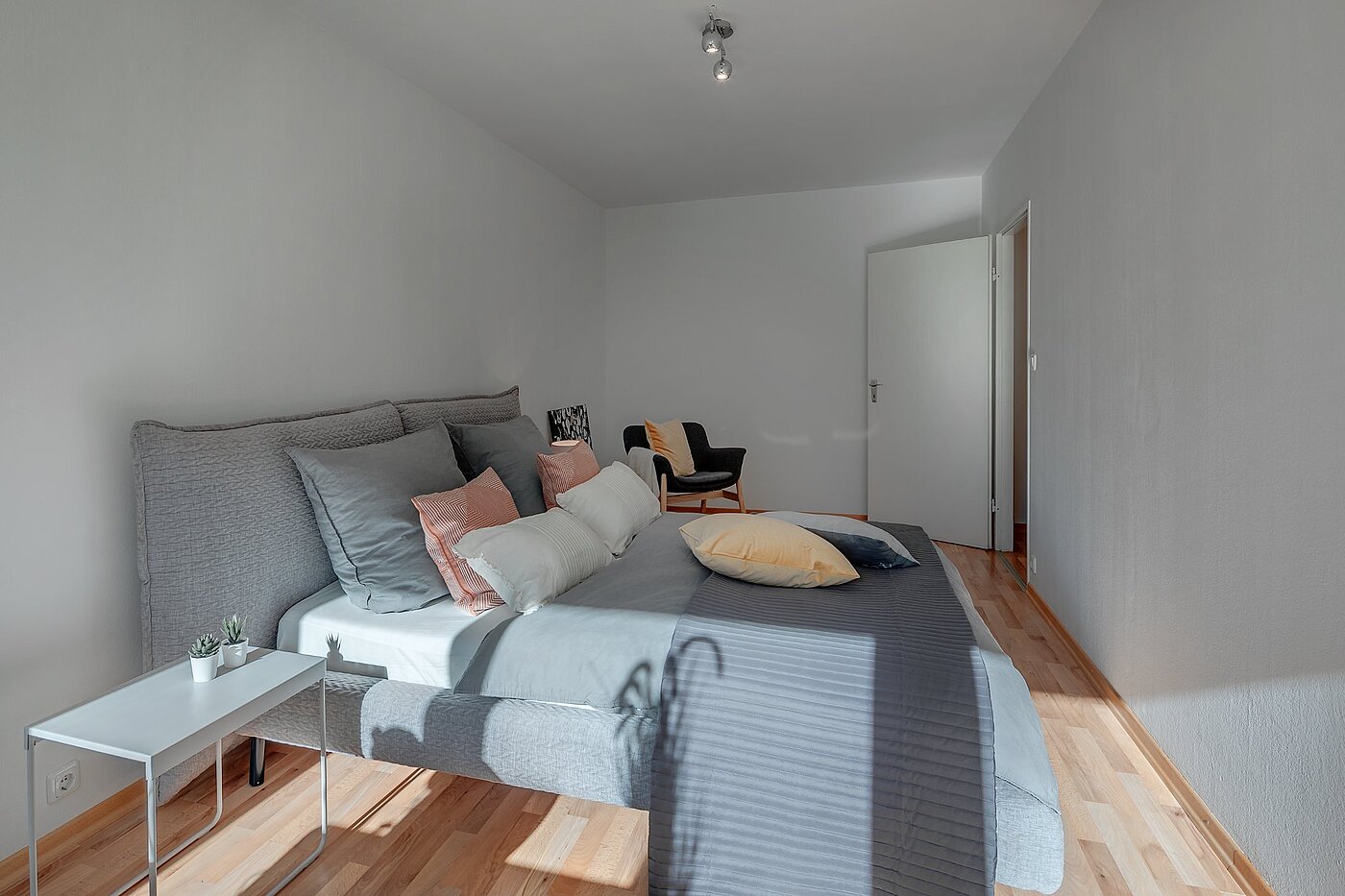 Квартира в многоэтажно доме с 2 комнатами | München-Sendling | 1810ML5 | Schlafzimmer zum Wohlfühlen...
