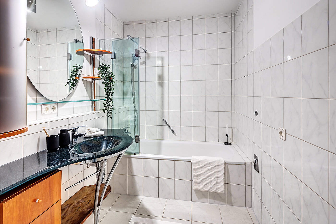 Плоский с 2.5 комнатами | 70018 | ...Badewanne