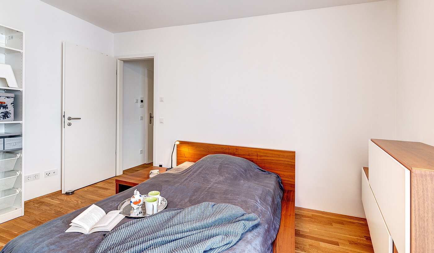 Квартира в многоэтажно доме с 2 комнатами | Freising | 70156 | Schlafzimmer mit...