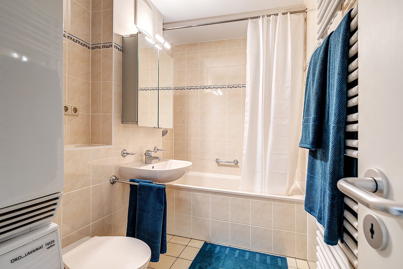 Квартира в многоэтажно доме с 4 комнатами | 1709ML3 | Bad mit Badewanne....