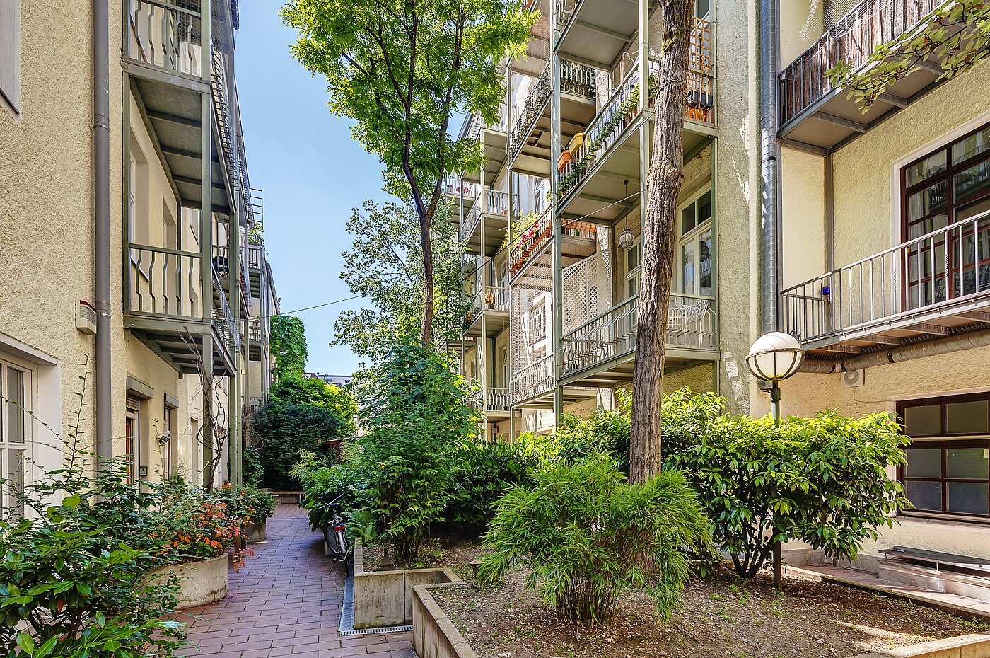 Квартира в многоэтажно доме с 2 комнатами | München-Altstadt | 2106ML7 | ...grünen Innenhof