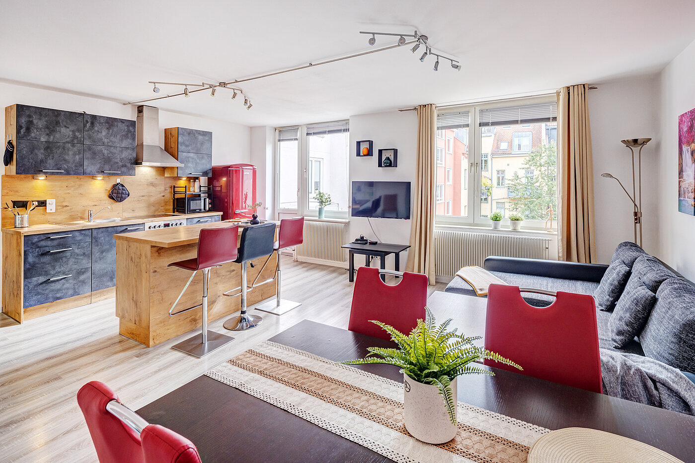 Квартира в многоэтажно доме с 3 комнатами | München-Schwabing | 70292