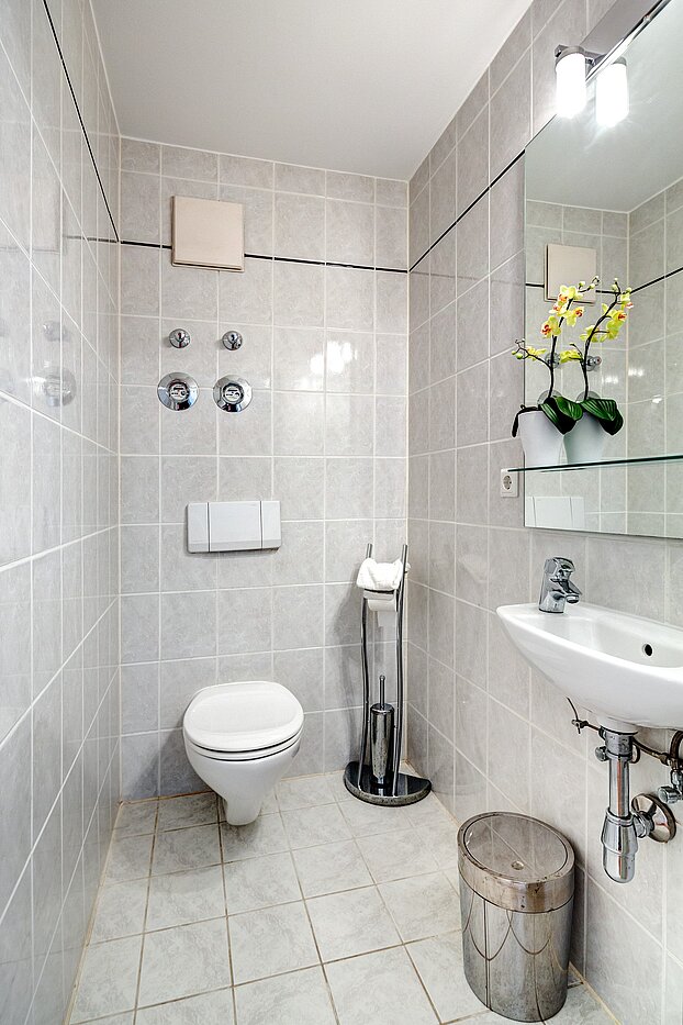 Квартира в многоэтажно доме с 2 комнатами | München-Schwabing | 70102 | Separates WC...