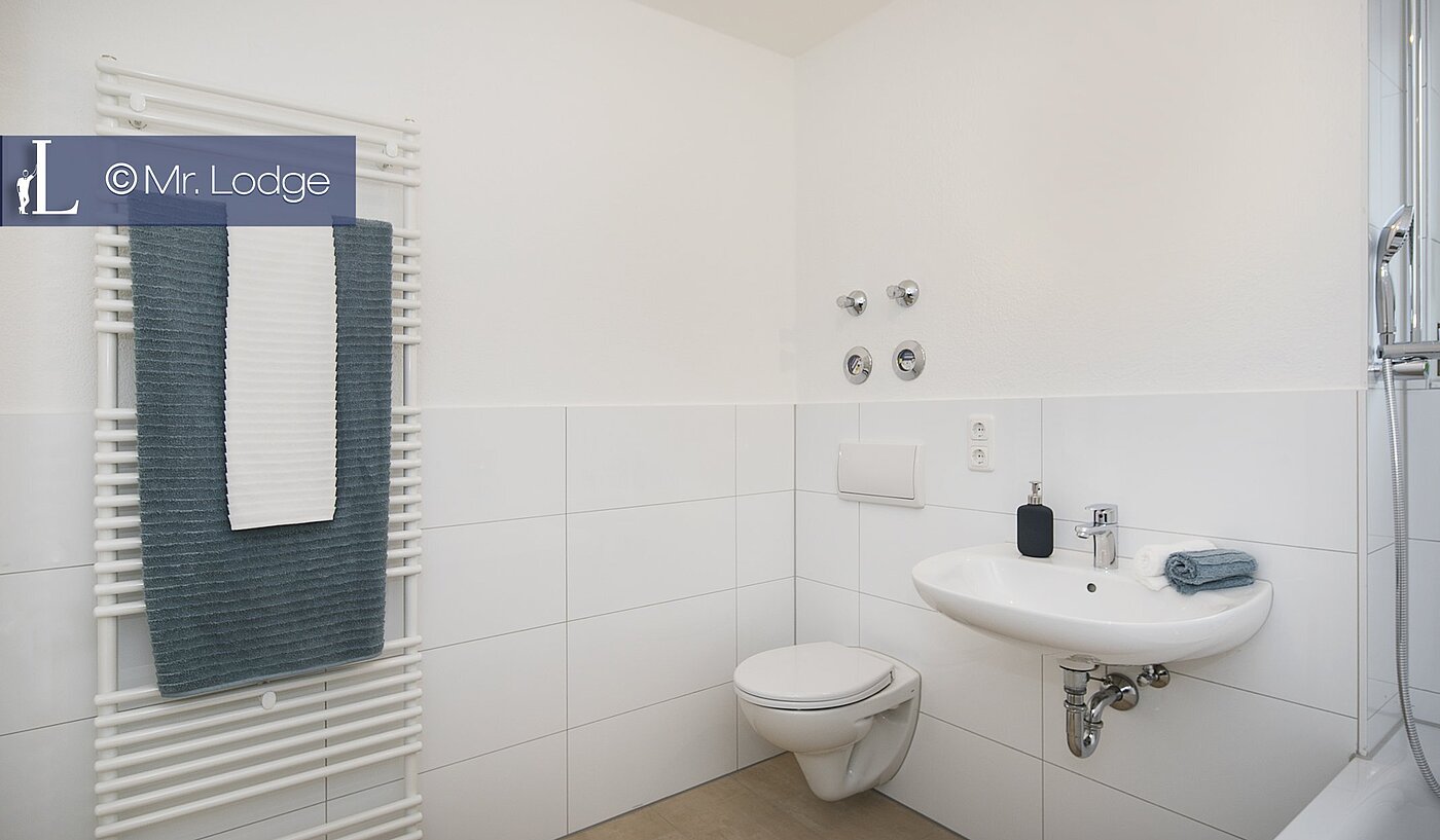 Половина двухквартирного жилого дома с 5 комнатами | 1702ML1 | Modernes Bad