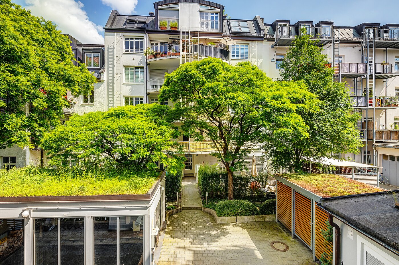 Квартира в многоэтажно доме с 2.5 комнатами | München-Isarvorstadt | 70121 | Blick in den Innenhof