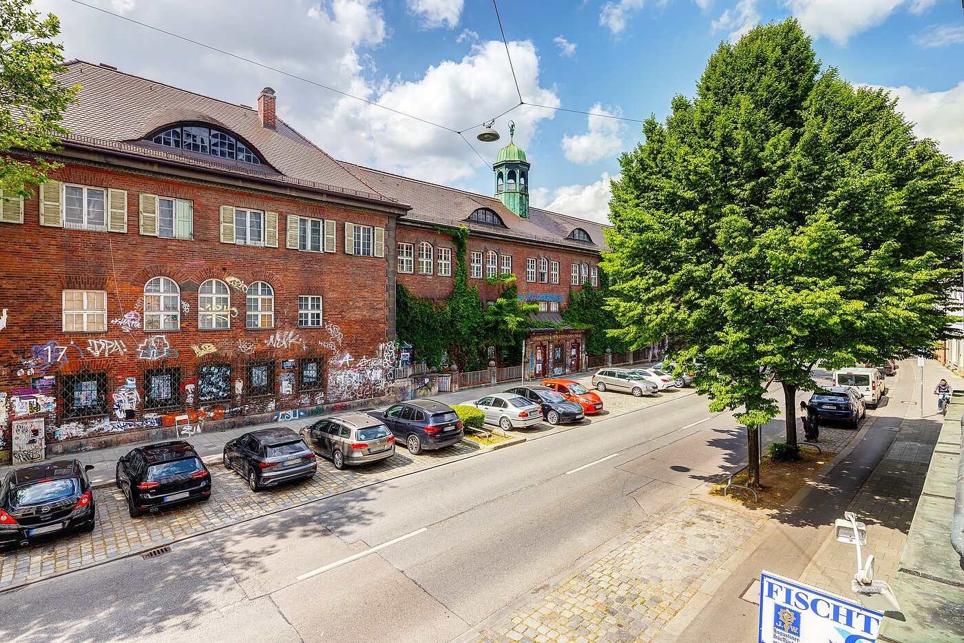 Квартира в многоэтажно доме с 2.5 комнатами | München-Isarvorstadt | 70121 | Blick zur Straße