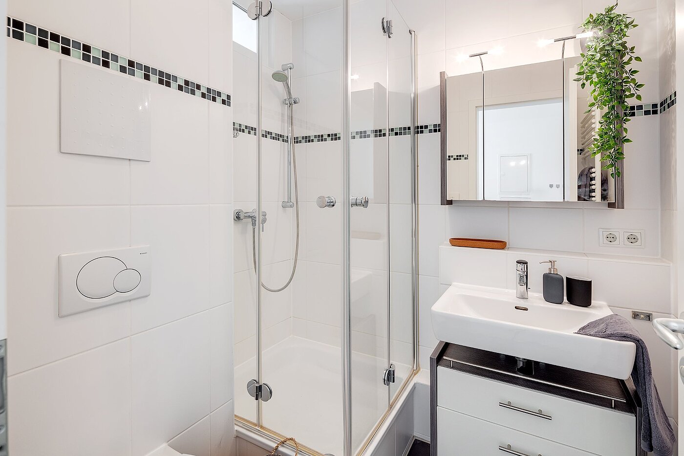 Квартира в многоэтажно доме с 1 комнатная | München-Pasing | 2108ML2 | Modernes Duschbad ...
