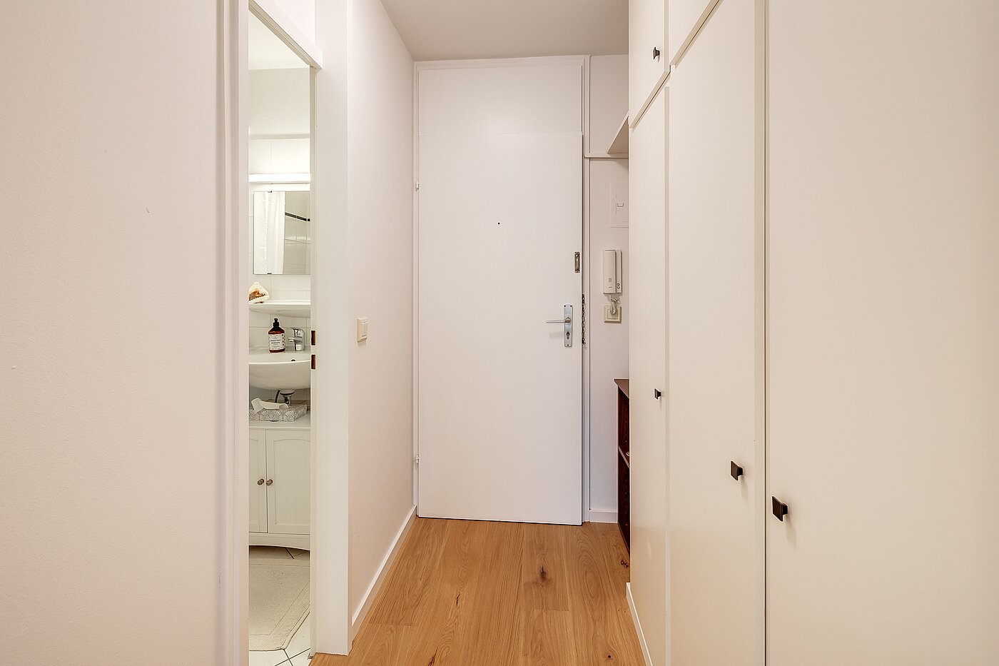 Квартира в многоэтажно доме с 1 комнатная | München-Schwabing | 70475 | Flur...