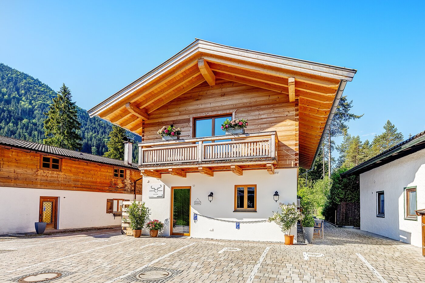 Квартира в многоэтажно доме с 6 комнатами | 70095 | Hausansicht von Norden