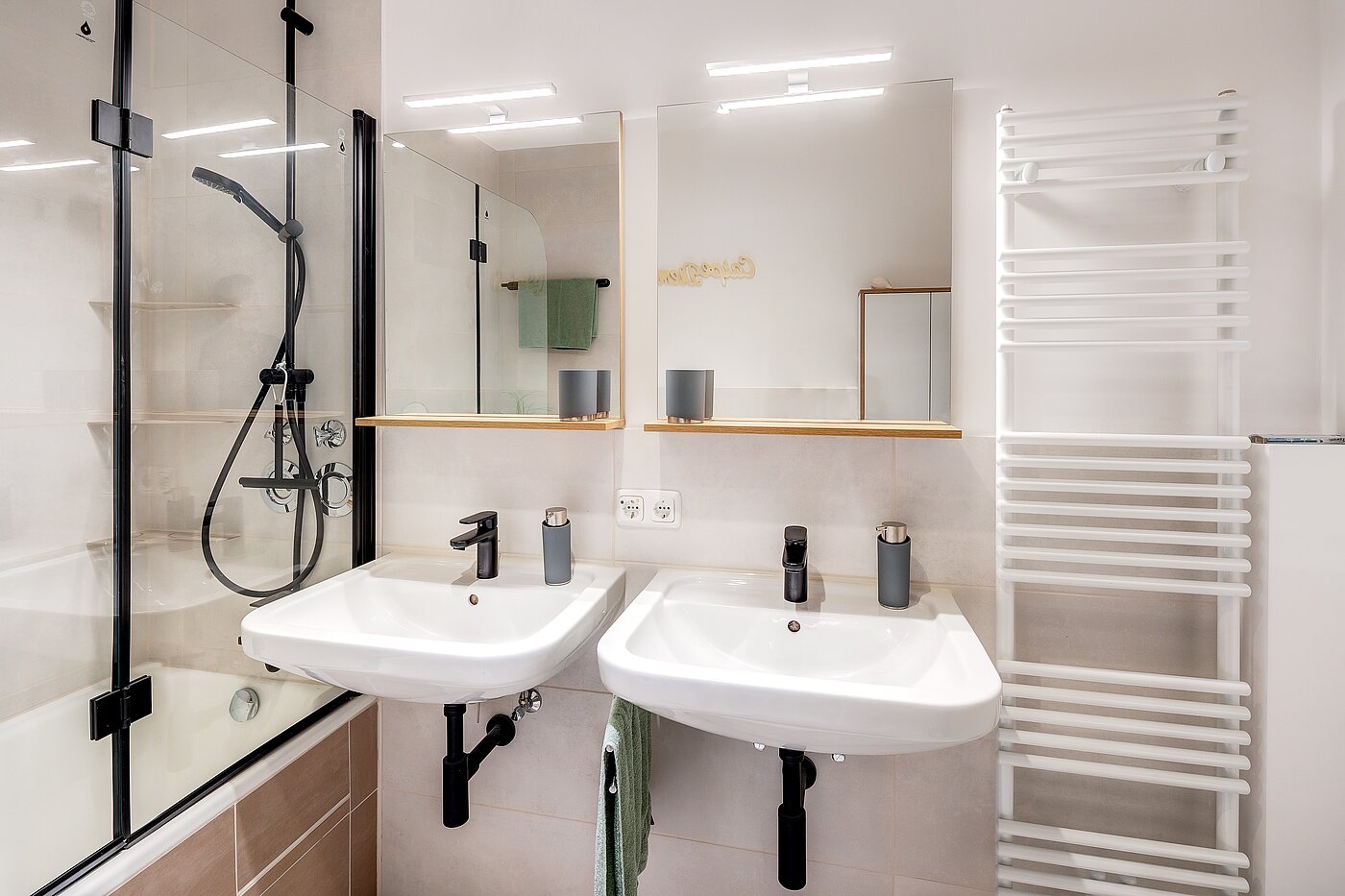 Квартира в многоэтажно доме с 3 комнатами | Unterhaching | 70421 | Großes Badezimmer...