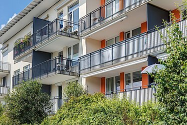 Trudering: Schicke, möblierte 2-Zi.-Wohnung mit Süd-Balkon