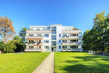 Stockdorf: со вкусом оформленная 3,5-комнатная квартира в сельской местности, но недалеко от центра города