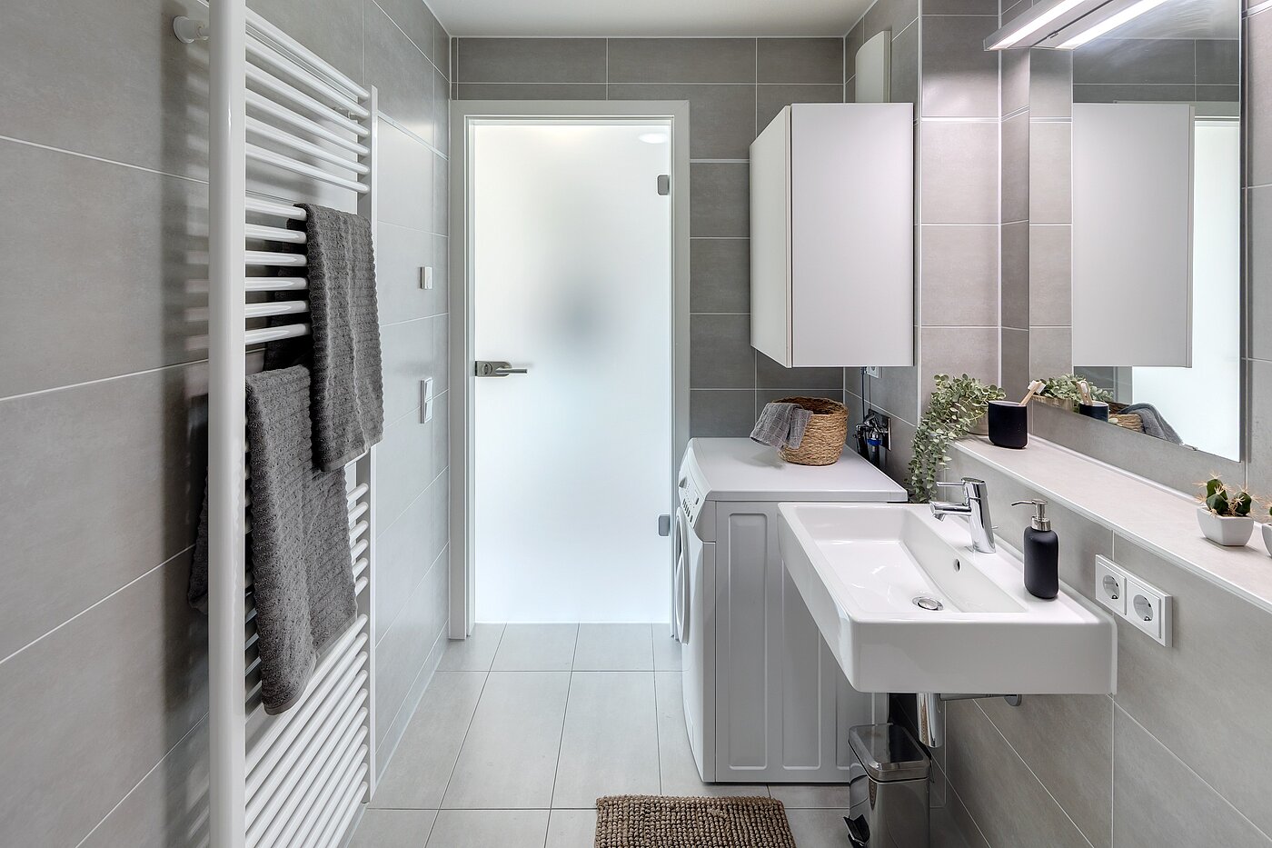 Квартира в многоэтажно доме с 2 комнатами | München-Schwabing | 70278 | Waschmaschine im Bad