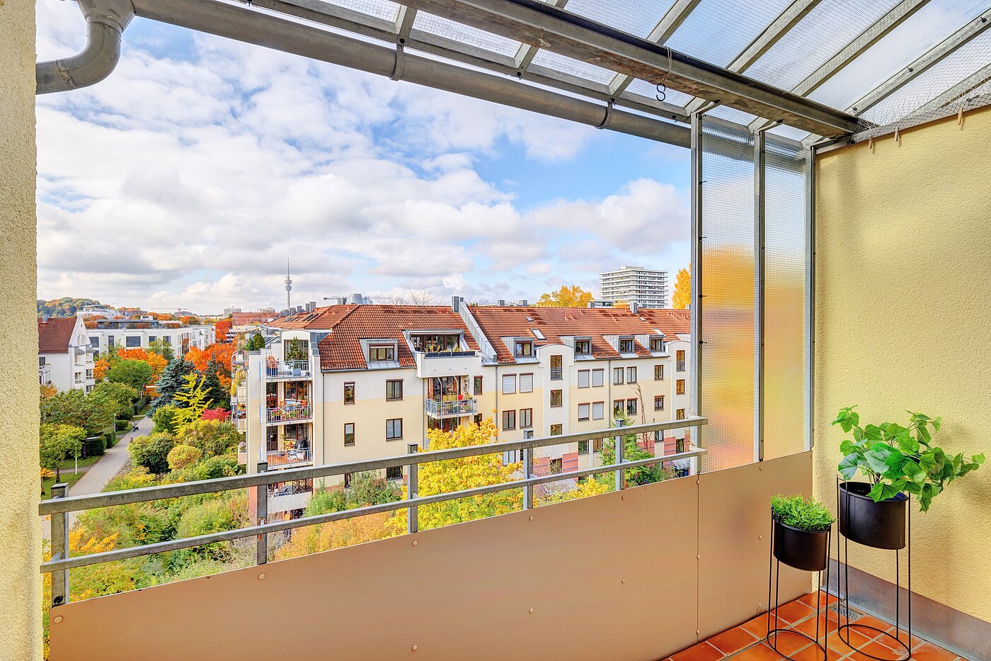 Квартира в многоэтажно доме с 3 комнатами | München-Schwabing | 70299 | Ausblick Loggia