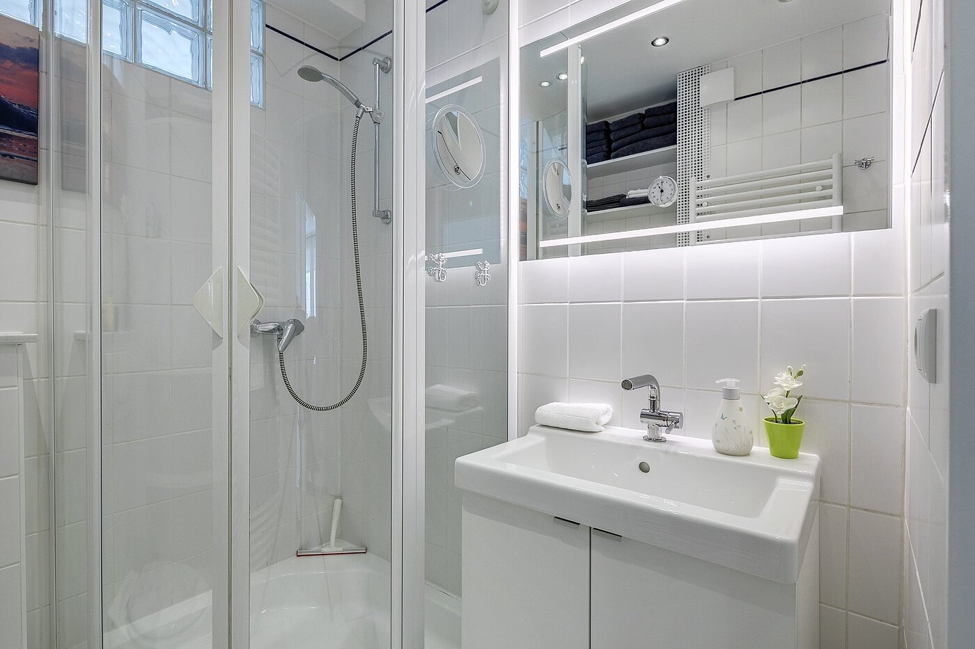 Квартира в многоэтажно доме с 1 комнатная | München-Maxvorstadt | 2106ML3 | ...Waschtisch mit Spiegel