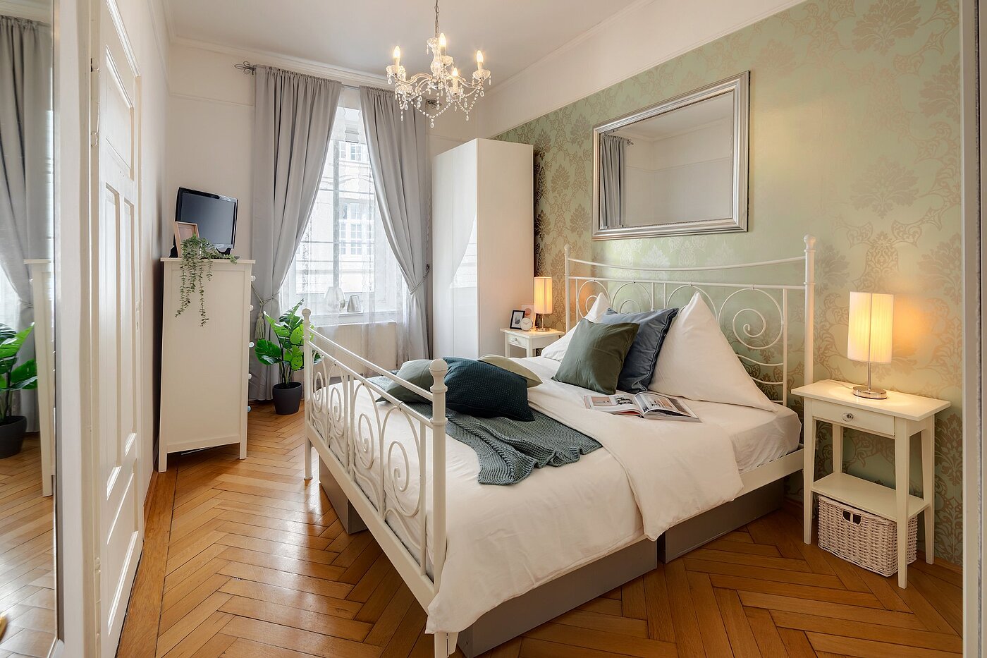 Квартира в многоэтажно доме с 2 комнатами | München-Altstadt | 2103ML4 | Geräumiges Schlafzimmer mit...