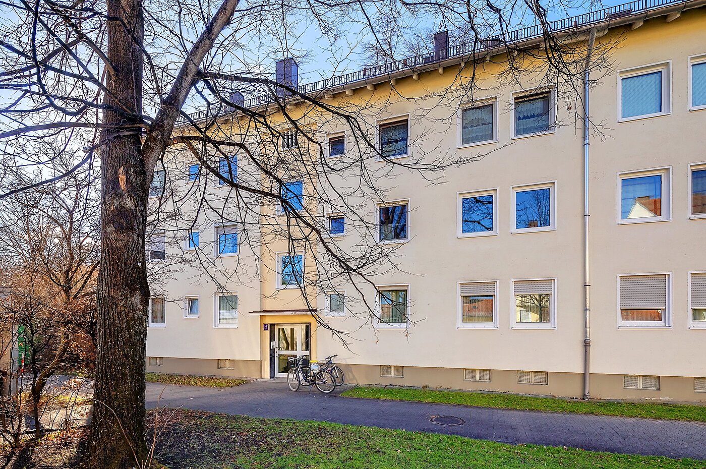 Квартира в многоэтажно доме с 4 комнатами | München-Berg am Laim | 2002ML3 | Hausansicht