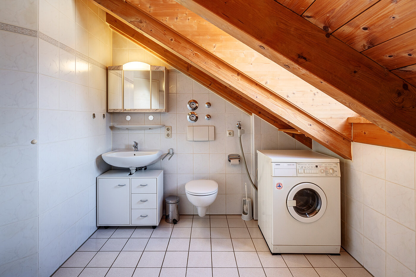 Мансардная квартира с 2 комнатами | 70314 | Bad