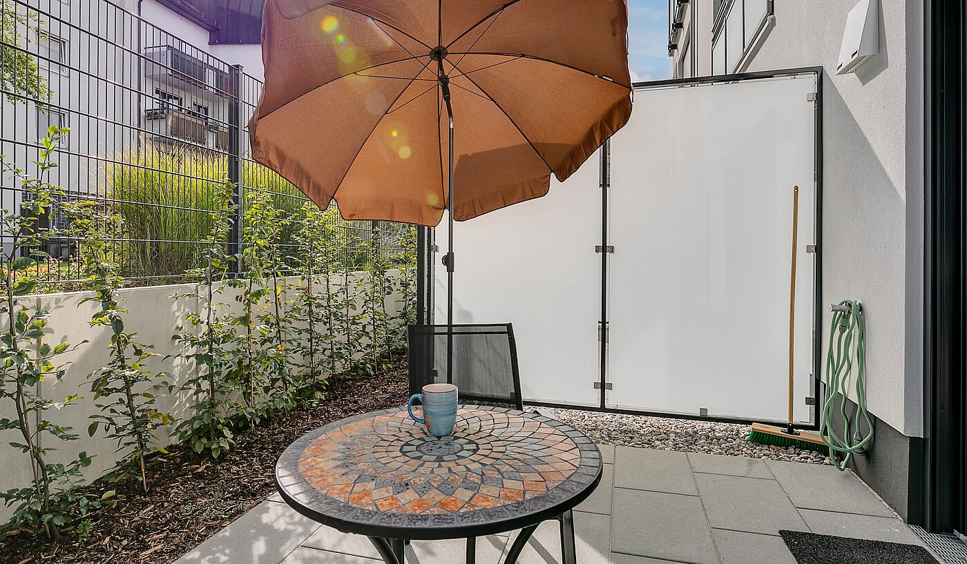 Плоский с 1 комнатная | München-Milbertshofen | 2202ML8 | ...und kleinem Grünstreifen