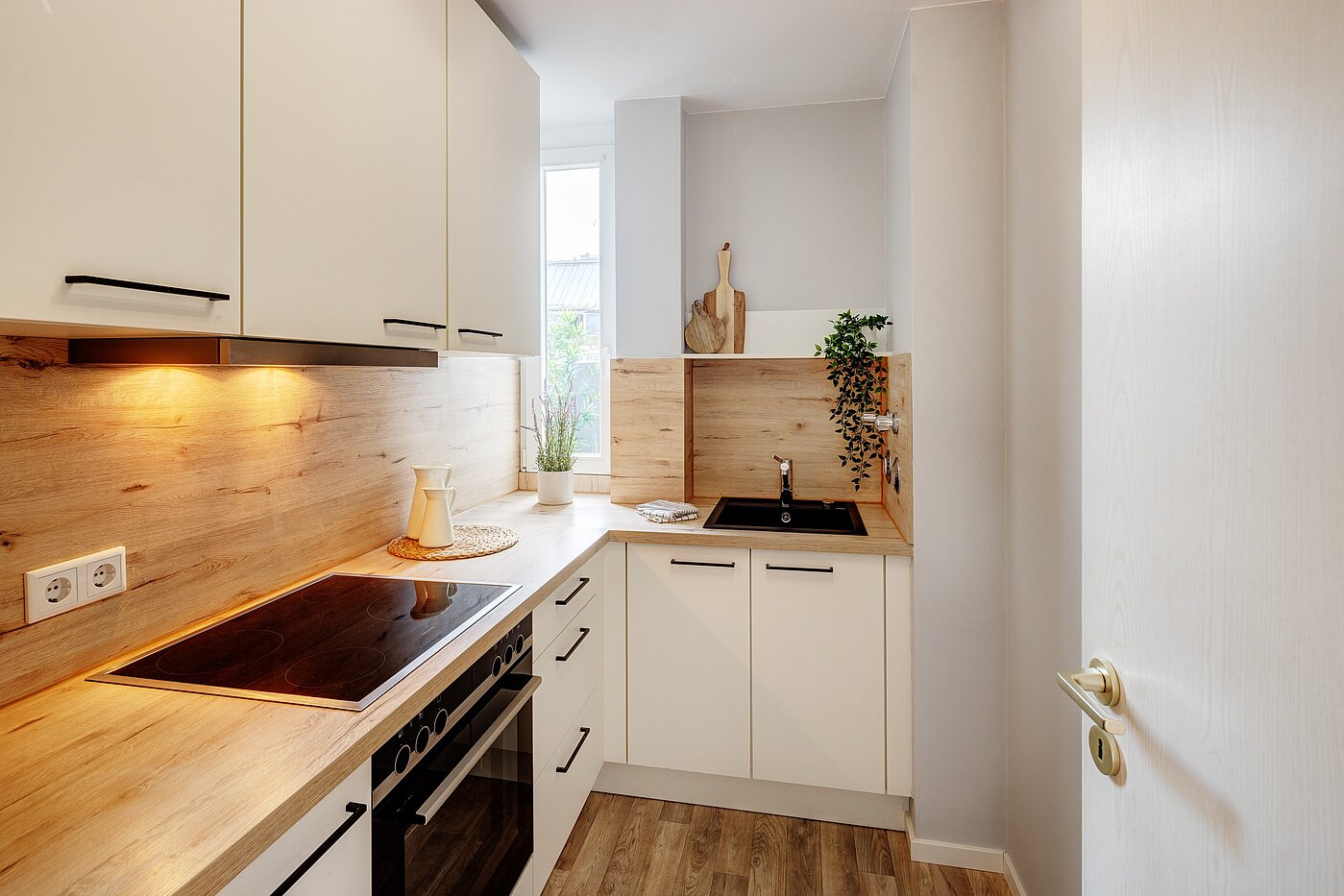 Квартира в многоэтажно доме с 2 комнатами | München-Obersendling | 70039 | Eine moderne Einbauküche...