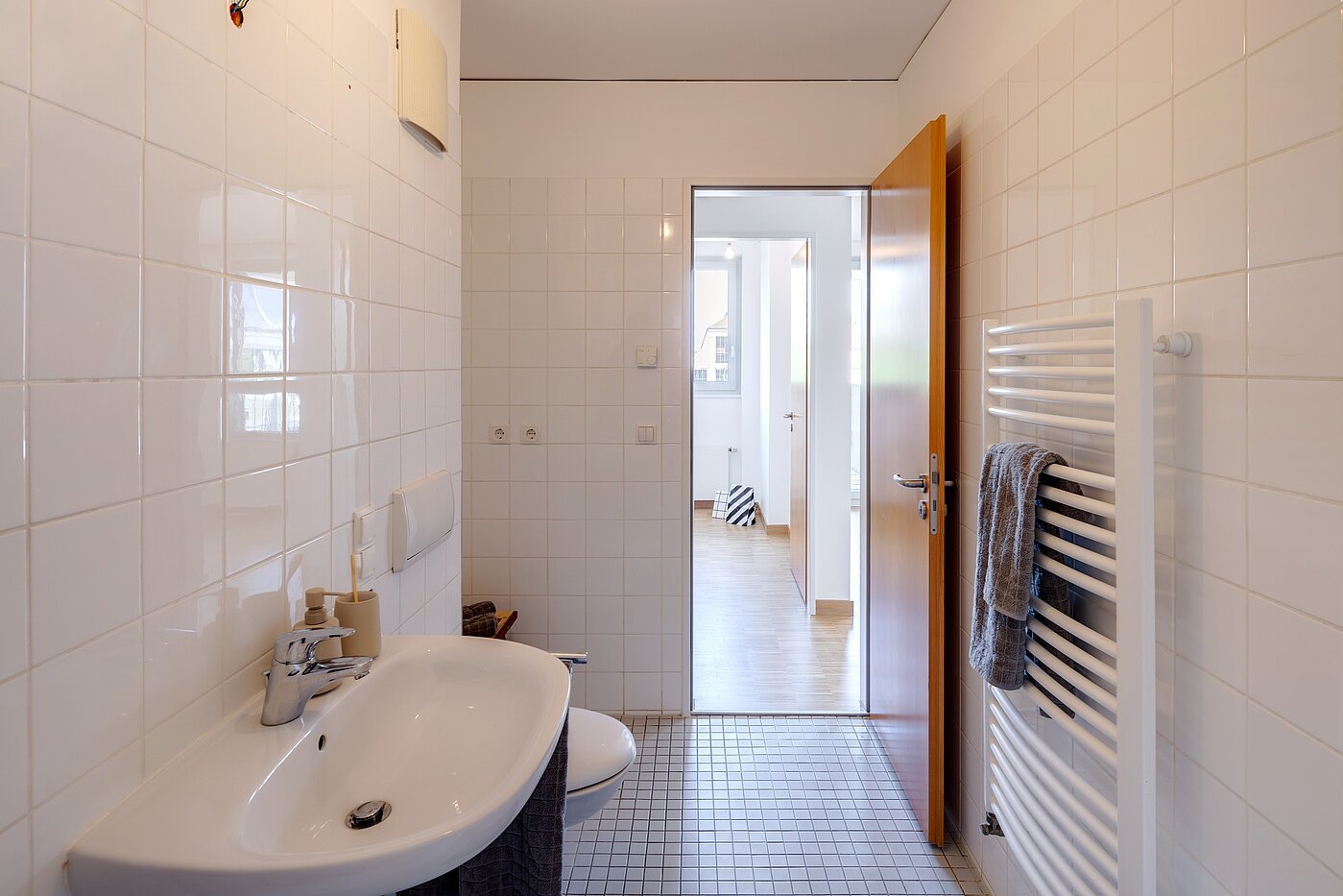 Квартира в многоэтажно доме с 2 комнатами | München-Schwanthalerhöhe | 2206ML11 | und Handtuchheizkörper