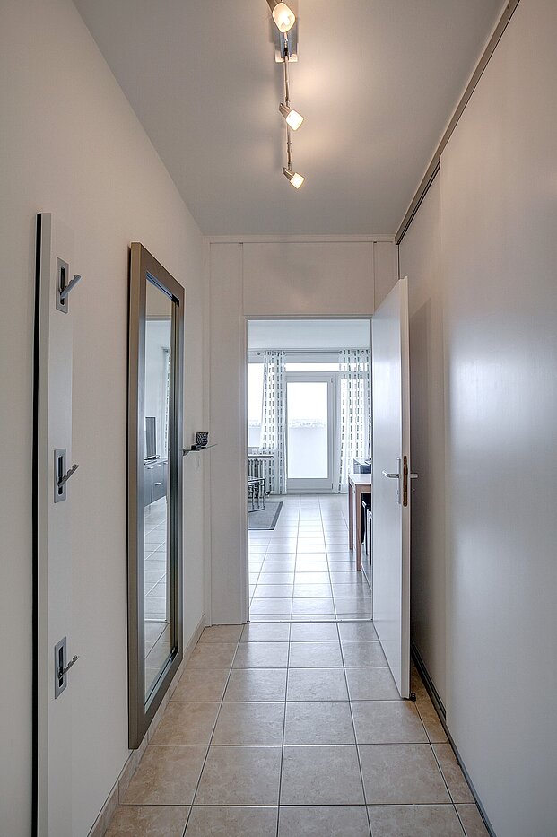 Квартира в многоэтажно доме с 1 комнатная | München-Moosach | 70092 | Diele mit...