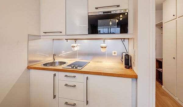 Квартира в многоэтажно доме с 1 комнатная | München-Schwabing | 70475 | Küchenzeile ...