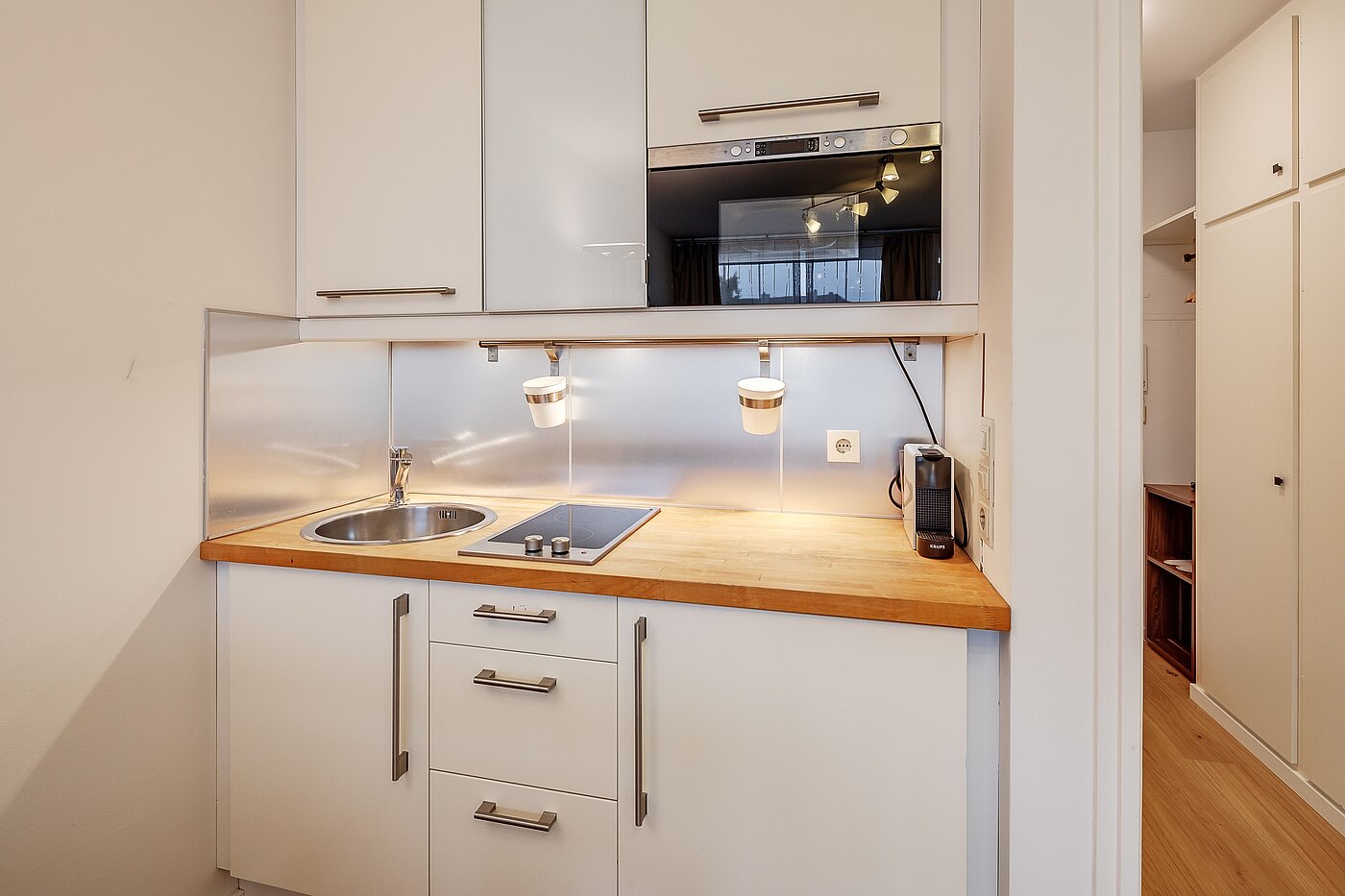 Квартира в многоэтажно доме с 1 комнатная | München-Schwabing | 70475 | Küchenzeile ...