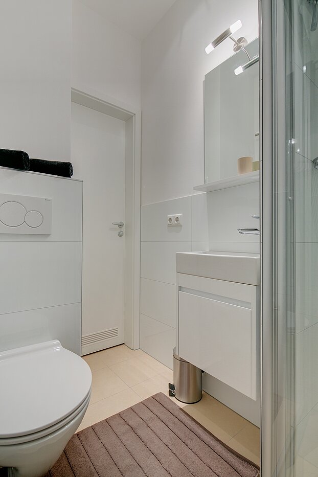 Плоский с 4 комнатами | München-Neuhausen | 70471 | ...mit Dusche