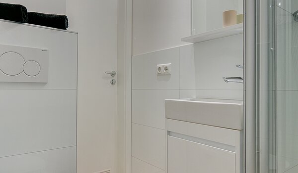 Плоский с 4 комнатами | München-Neuhausen | 70471 | ...mit Dusche