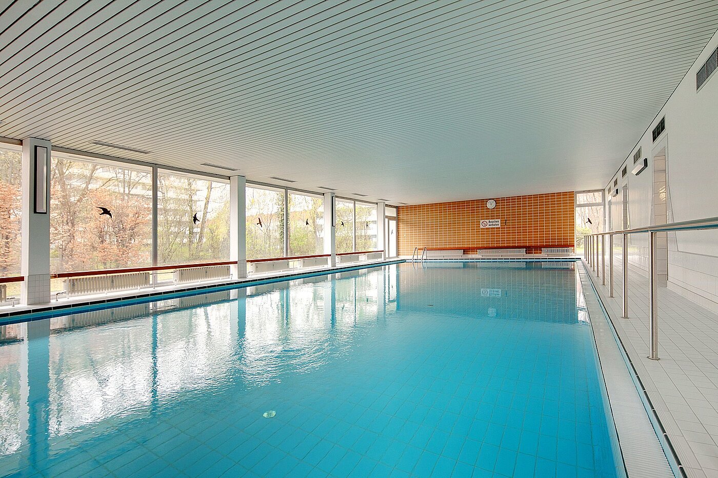 Квартира в многоэтажно доме с 2 комнатами | München-Sendling-Westpark | 2010ML9 | ...Schwimmbad im Haus