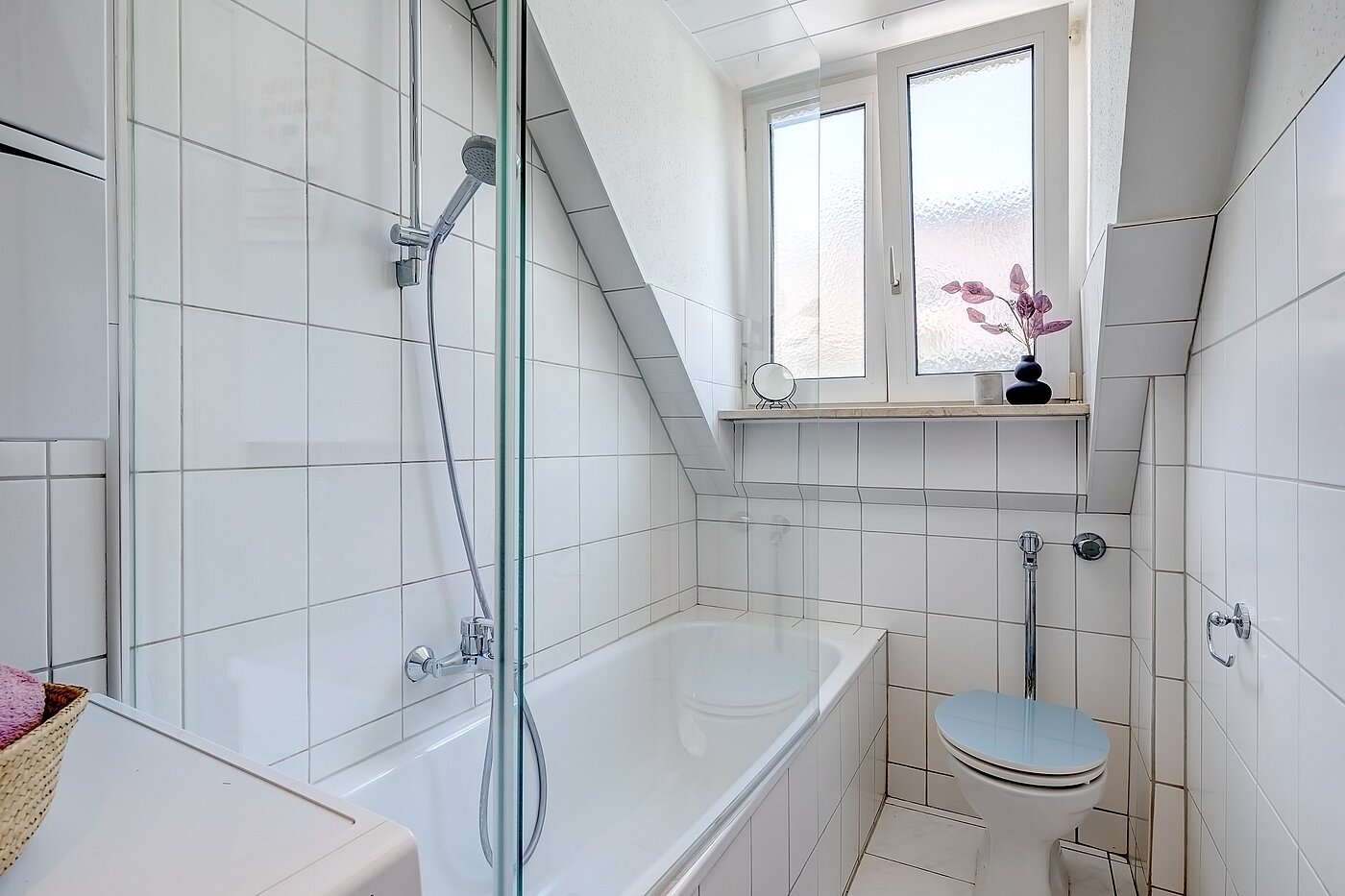Квартира в многоэтажно доме с 1.5 комнатами | München-Schwabing | 70014 | Tageslichtbad mit...