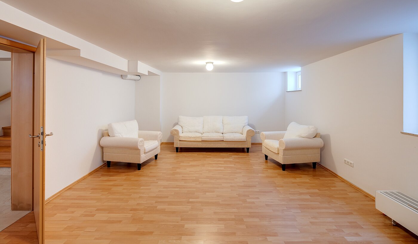 Половина двухквартирного жилого дома с 6.5 комнатами | Unterschleißheim | 70122 | Großer Hobbyraum