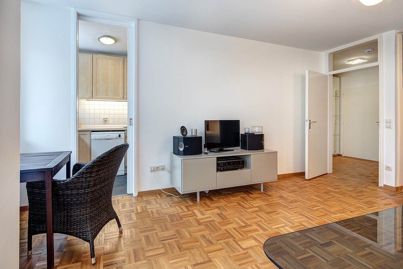 Квартира в многоэтажно доме с 1.5 комнатами | München-Sendling-Westpark | 2207ML4 | Zugang zur separaten Küche...