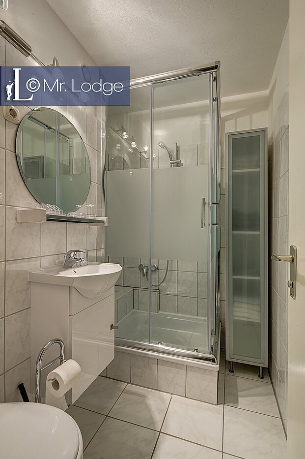 Квартира в многоэтажно доме с 1 комнатная | München-Sendling-Westpark | 1706ML8 | Hell gefliestes Bad