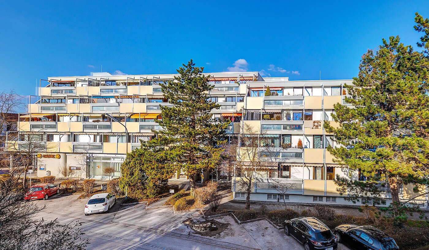 Квартира в многоэтажно доме с 3 комнатами | Unterschleißheim | 70003 | Außenansicht Wohnanlage