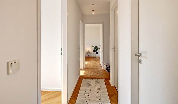 Квартира в многоэтажно доме с 2.5 комнатами | München-Schwanthalerhöhe | 2210ML2 | Flur Blickrichtung Schlafzimmer